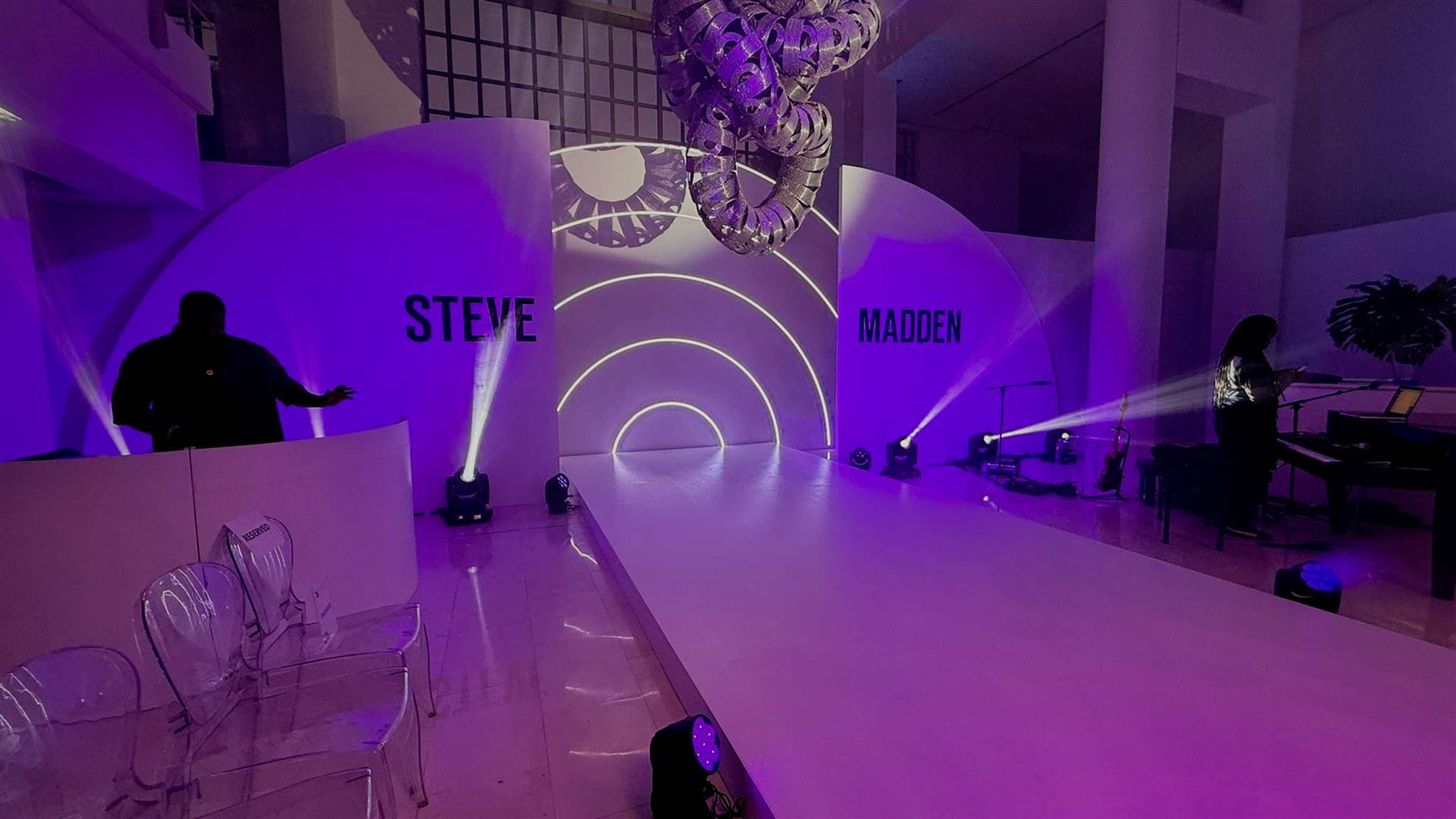 Steve Madden — runway configuration